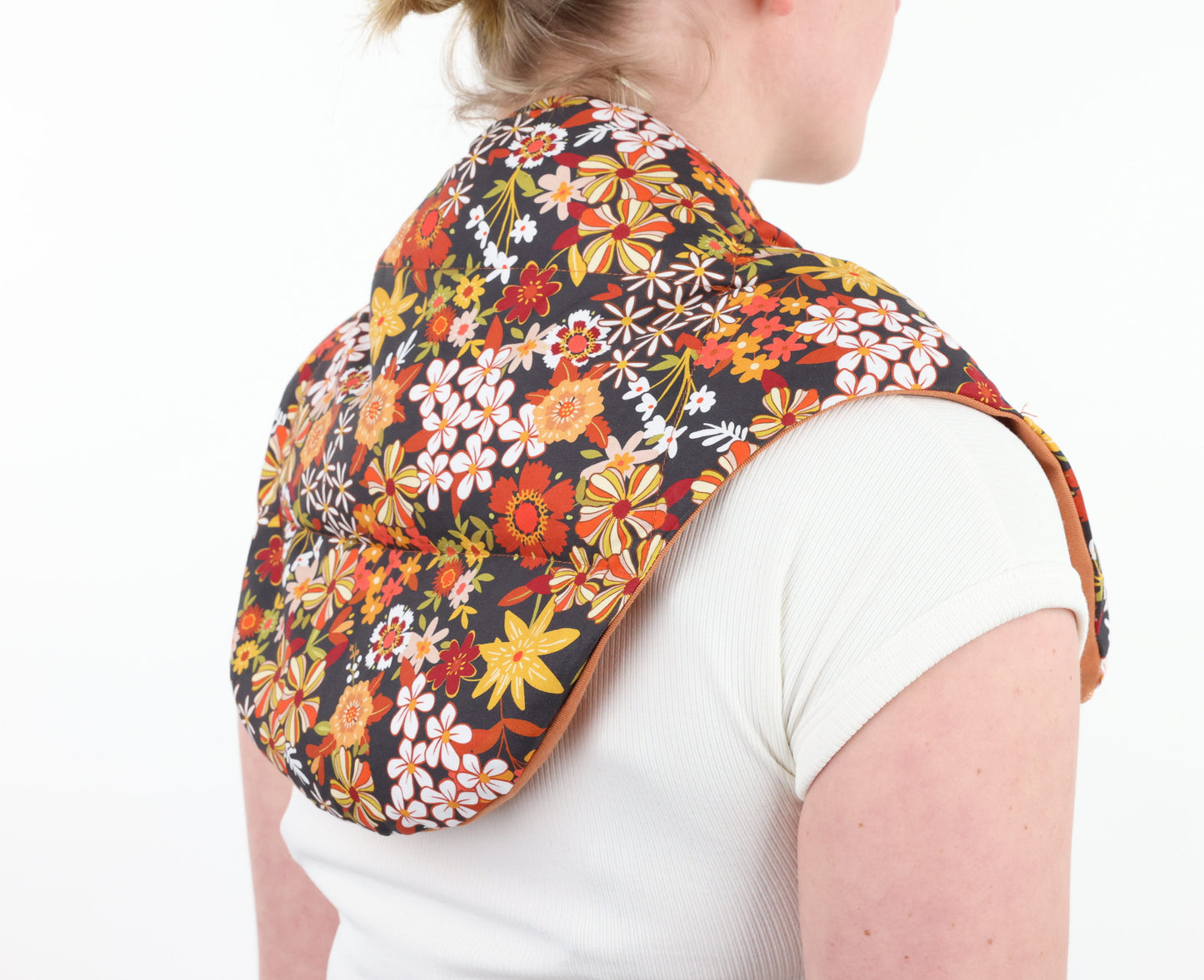 Neck Heat Pack Groovy Flowers Black